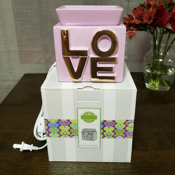 Once In A Lifetime Scentsy Wax Warmer - Picture 4 of 5